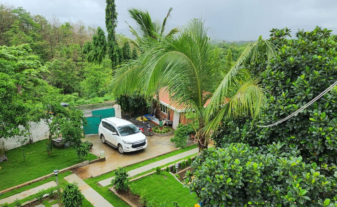 2 Beds and 2 Baths For Sale In Thane.
