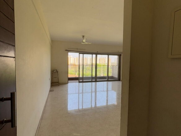 3 Beds and 3 Baths For Sale In Mumbai.