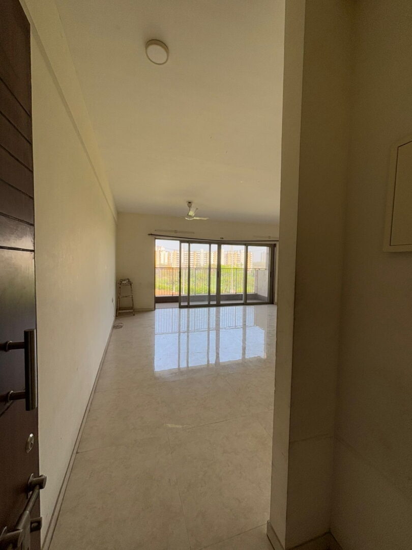 IMG-20250213-WA0003 3 Beds and 3 Baths For Sale In Mumbai.