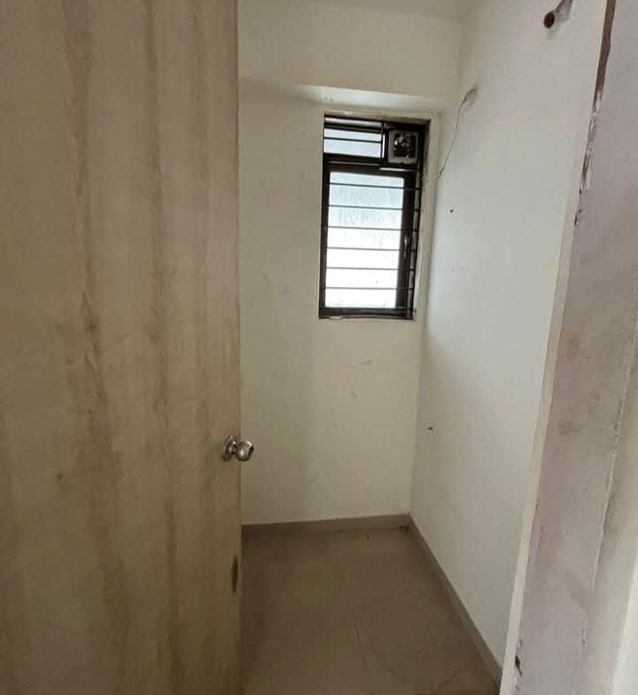 1 Bed and 1 Bath For Rent In Mumbai.