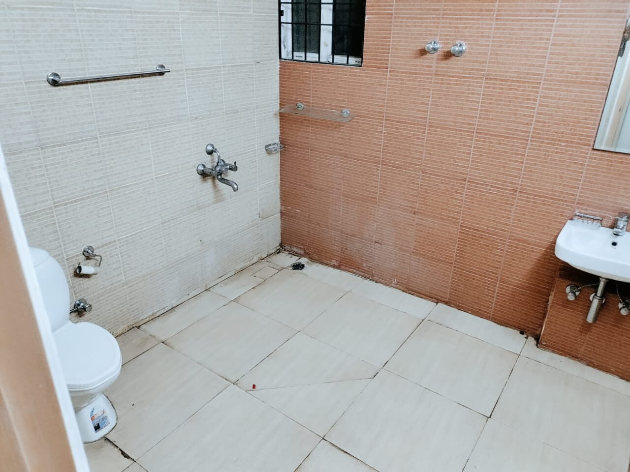 3 Beds and 3 Baths For Sale In Mohali.