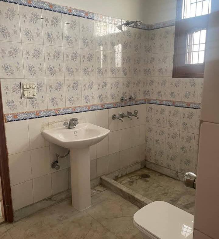 1 Room and Kitchen For Rent In Mohali.