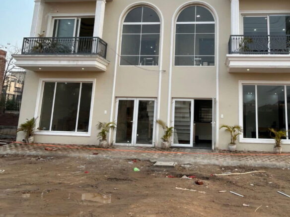 4 Beds 4 Baths villa for sale in Agra