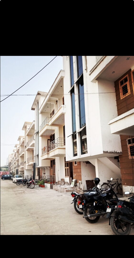 2Beds 2 Baths for sale in Agra