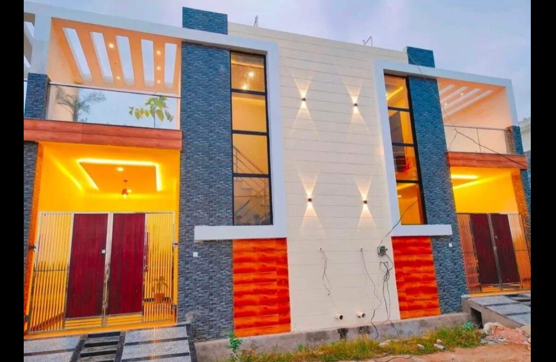 Independent villa for sale in Agra