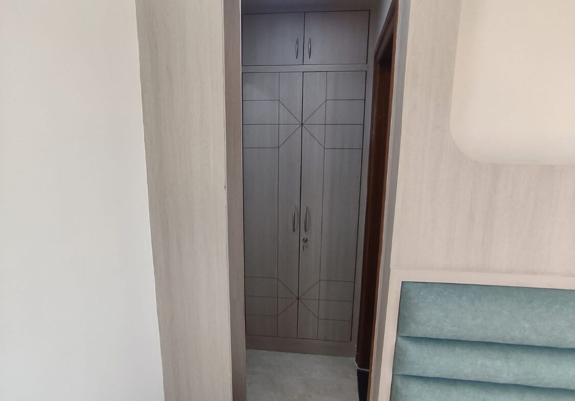 Independent flat for sale in Agra