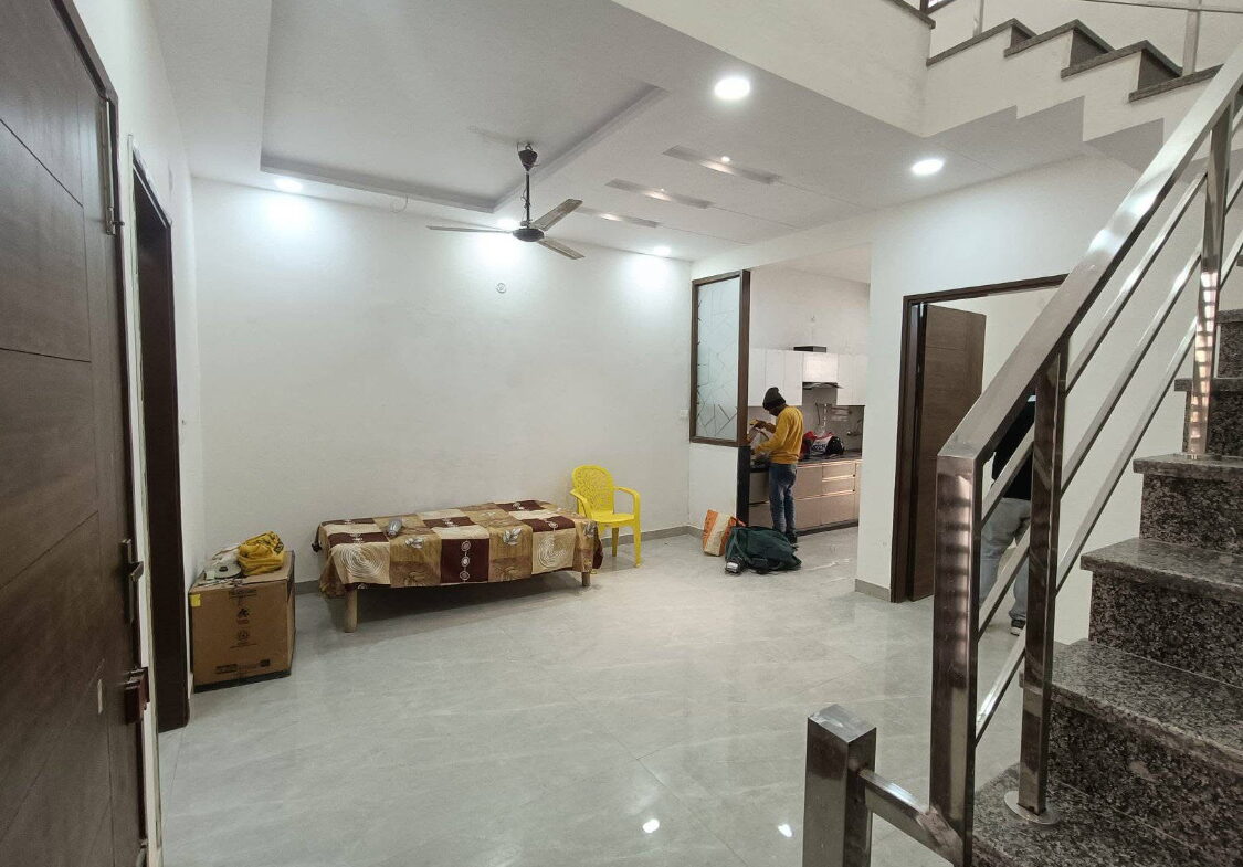 3 Beds 3 Baths house for sale in Agra