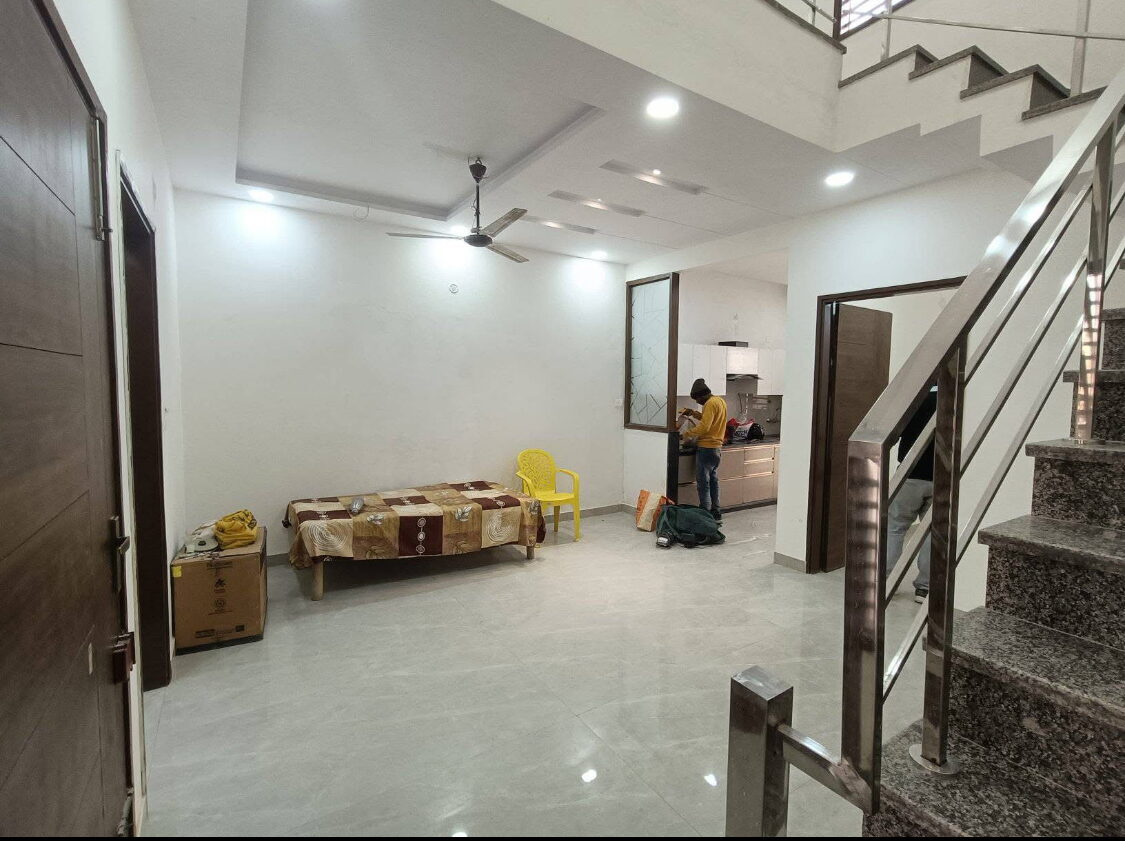 3 Beds 3 Baths house for sale in Agra