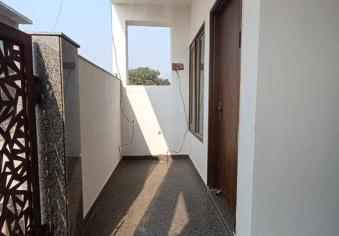 3 Beds 3 Baths house for sale in Agra