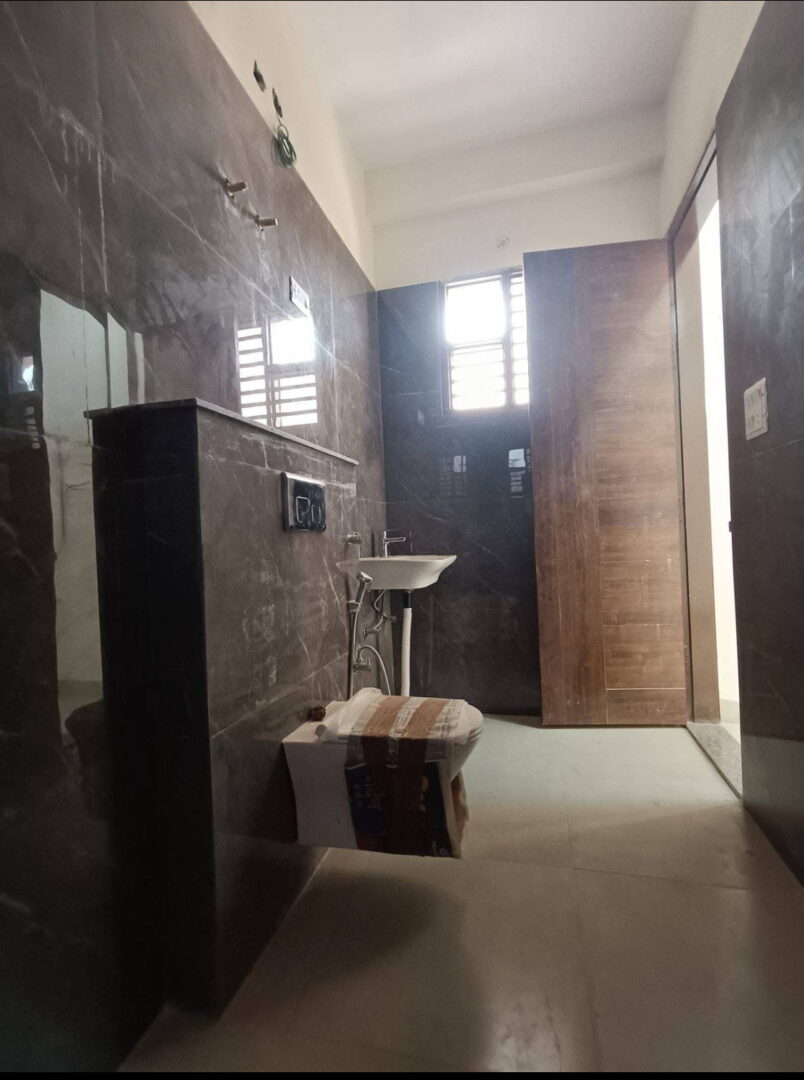 Independent flat for sale in Agra