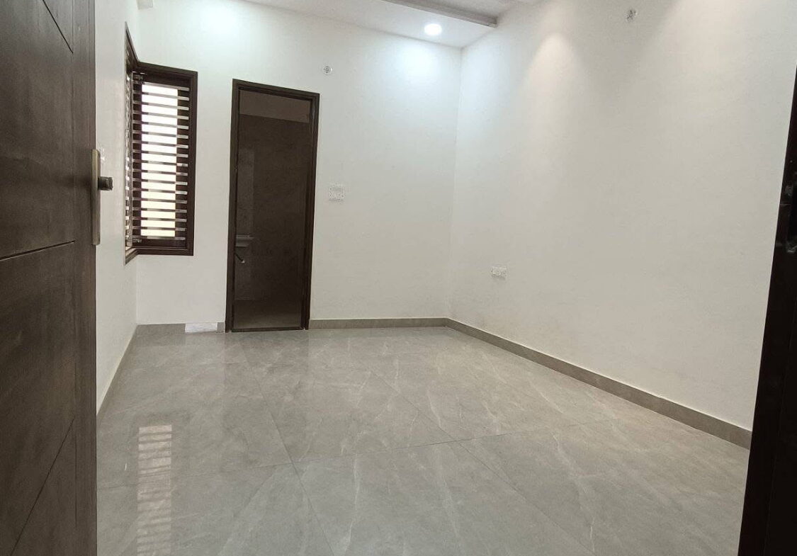 Independent flat for sale in Agra