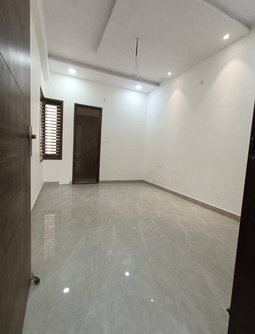 Independent flat for sale in Agra