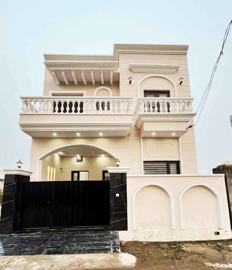 Independent villa for sale in Agra