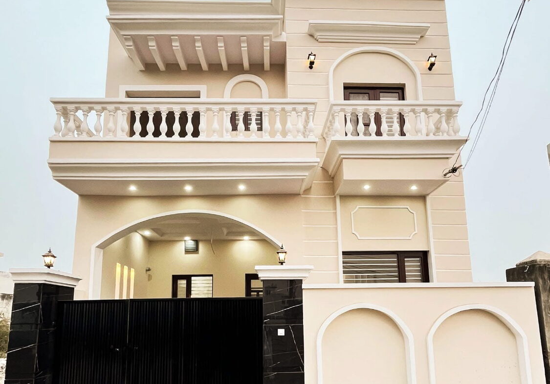 Independent villa for sale in Agra