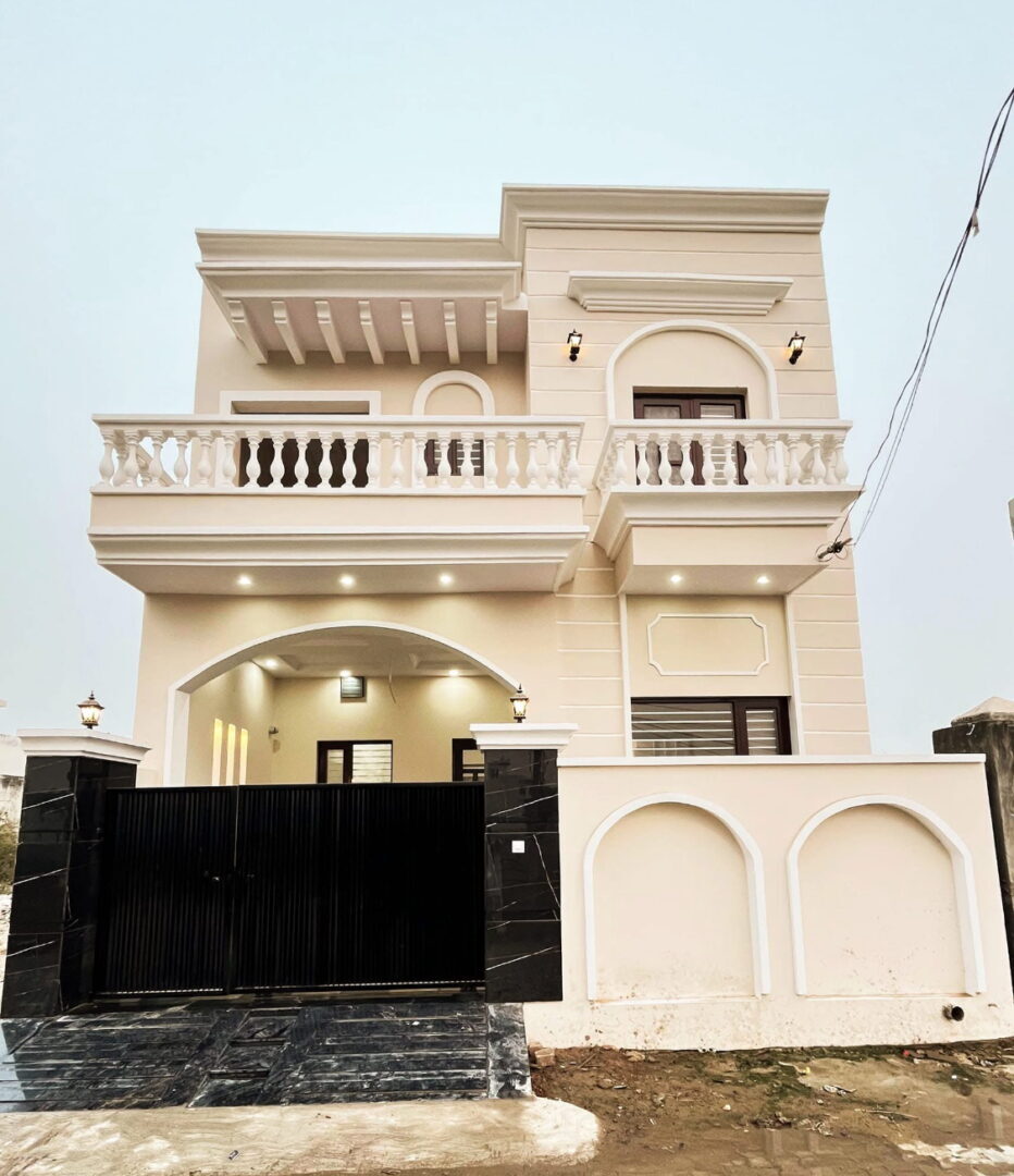 Independent villa for sale in Agra