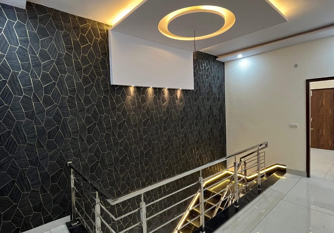 Independent villa for sale in Agra