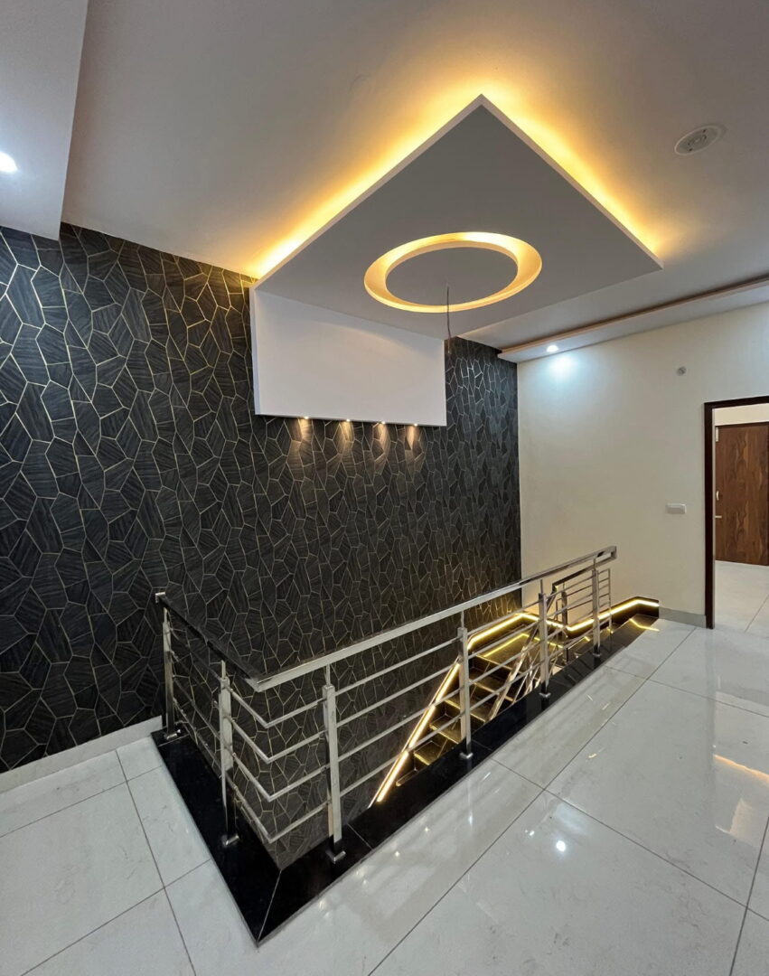 Independent villa for sale in Agra