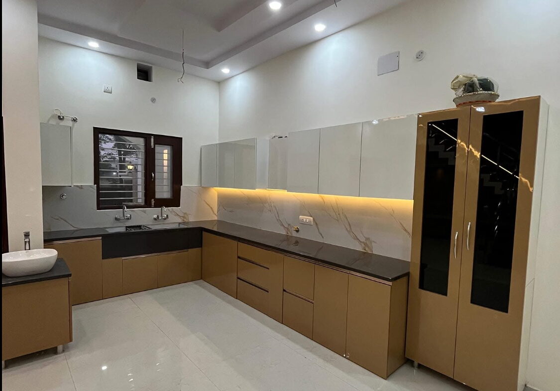 Independent villa for sale in Agra