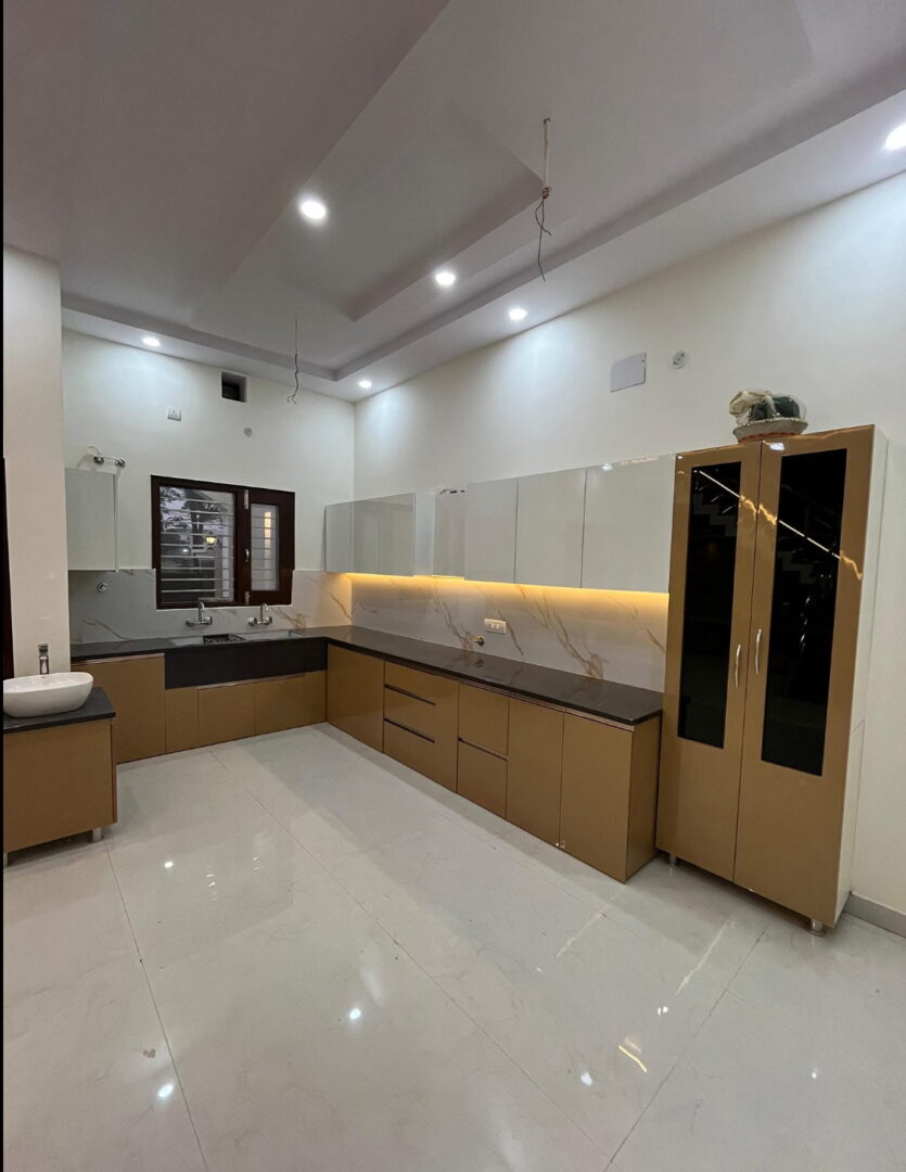 Independent villa for sale in Agra