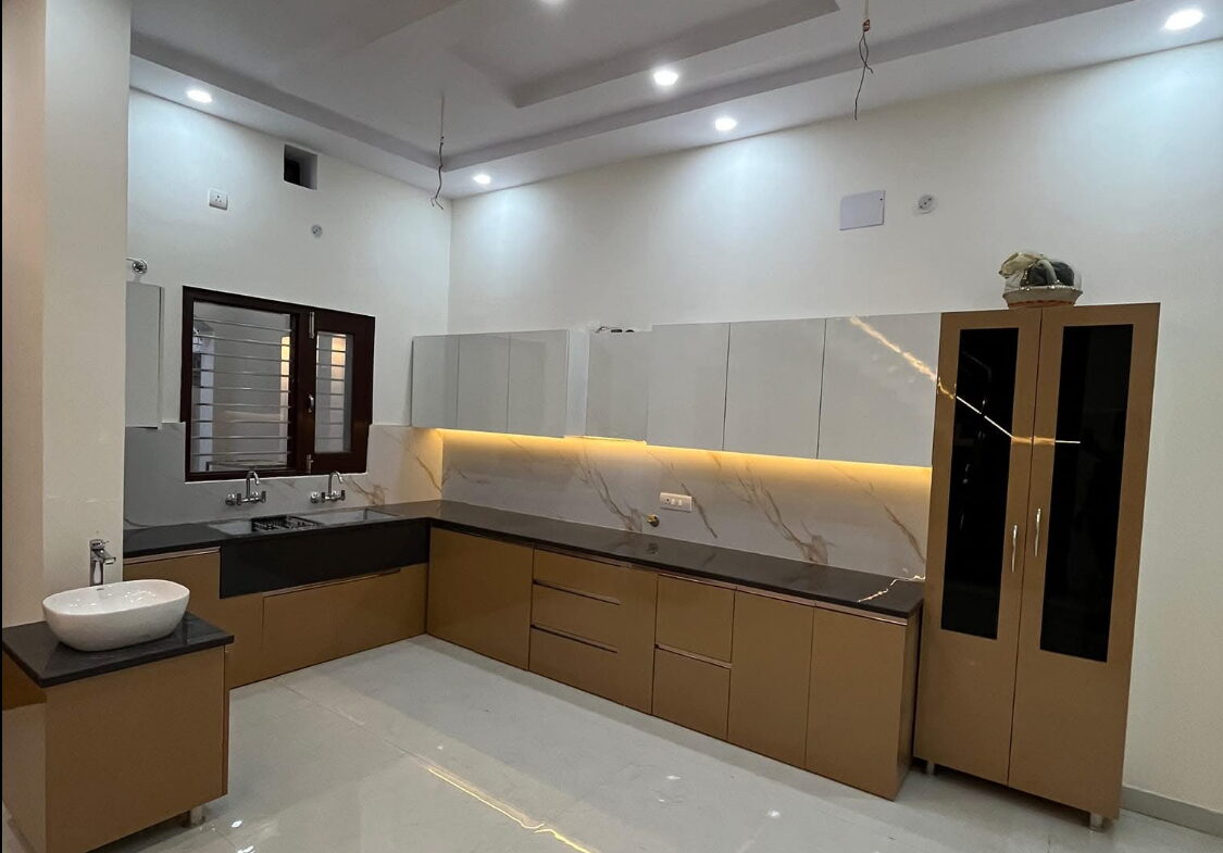 Independent villa for sale in Agra