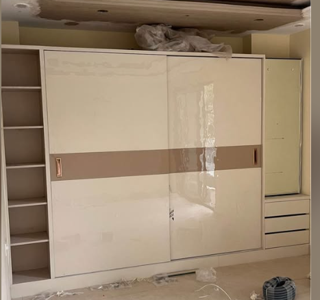 3 Beds and 3 Baths Flat for Sale in New Delhi