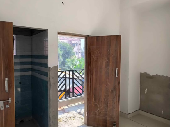 2 Beds and 2 Baths Flat for Sale in Kolkata