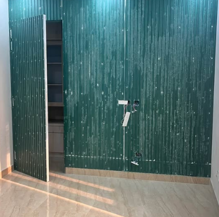 3 Beds and 3 Baths Flat for Sale in New Delhi
