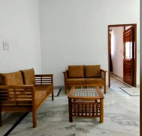1 Bed and 1 Bath Flat for Rent in New Delhi