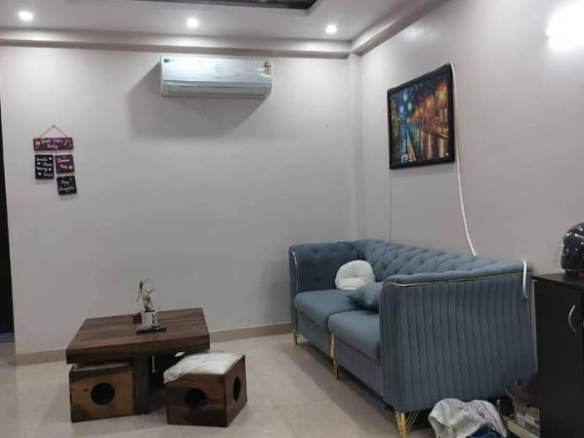 1 Bed and 1 Bath Flat for Rent in New Delhi
