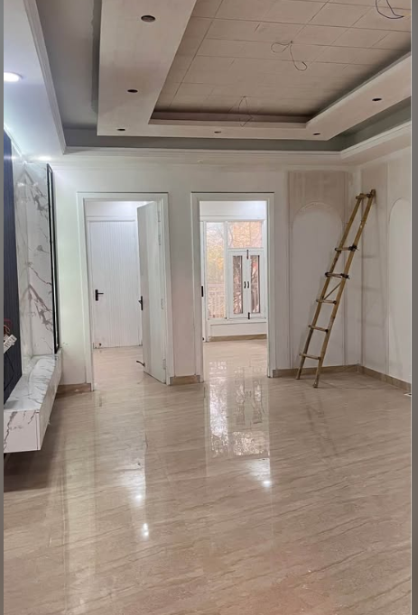 3 Beds and 3 Baths Flat for Sale in New Delhi