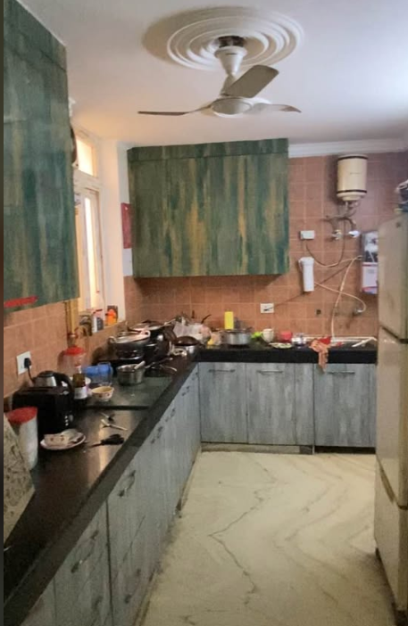 4 Beds and 4 Baths Flat for Rent in New Delhi
