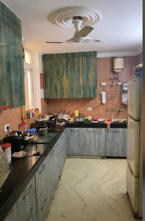 3 Beds and 3 Baths Flat for Rent in New Delhi