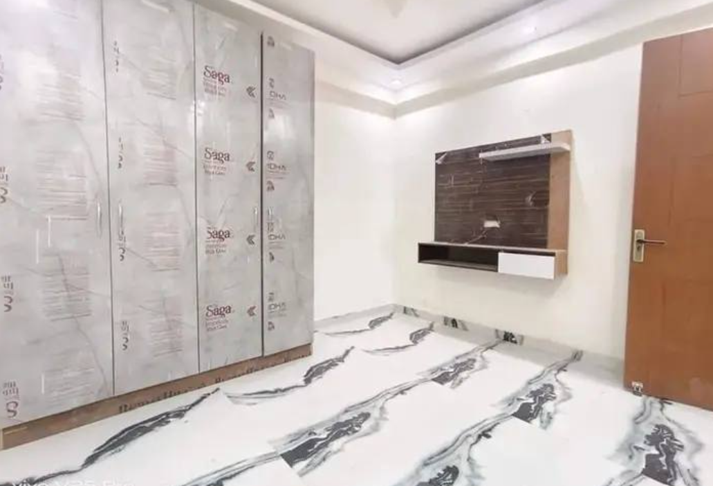 2 Beds and 2 Baths Flat for Rent in New Delhi