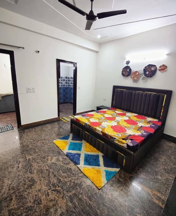 1 Bed and 1 Bath Flat for Rent in New Delhi