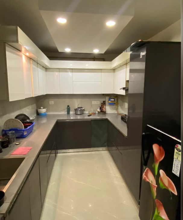 4 Beds and 4 Baths Flat for Rent in New Delhi