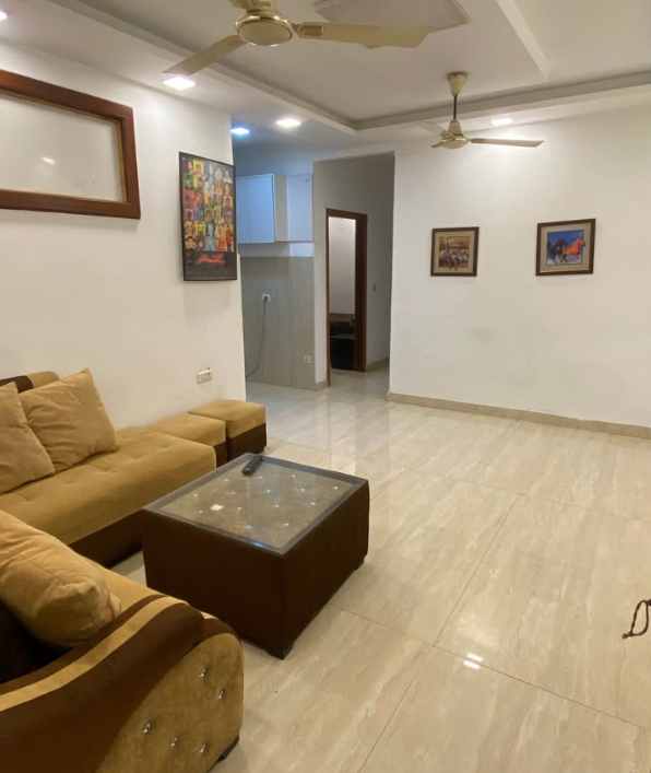 3 Beds and 3 Baths Flat for Rent in New Delhi