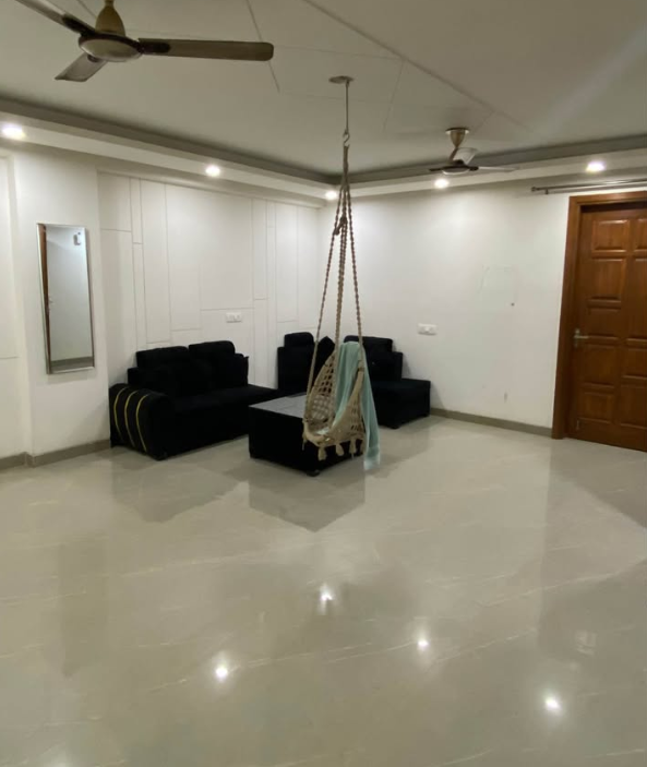 4 Beds and 4 Baths Flat for Rent in New Delhi