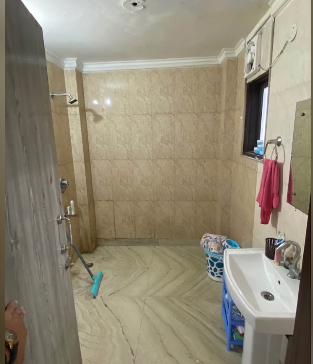 4 Beds and 4 Baths Flat for Rent in New Delhi