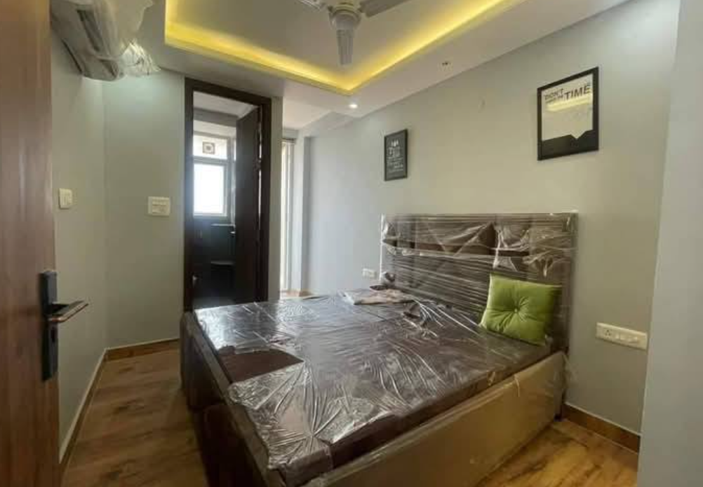 2 Beds and 2 Baths Flat for Rent in New Delhi