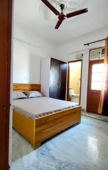 1 Bed and 1 Bath Flat for Rent in New Delhi