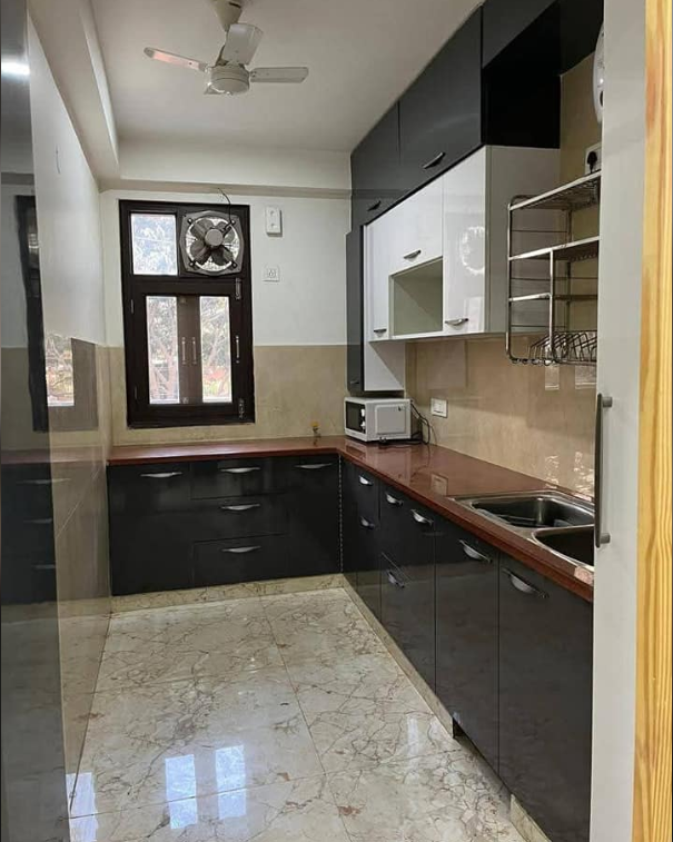 1 Bed and 1 Bath Flat for Rent in New Delhi