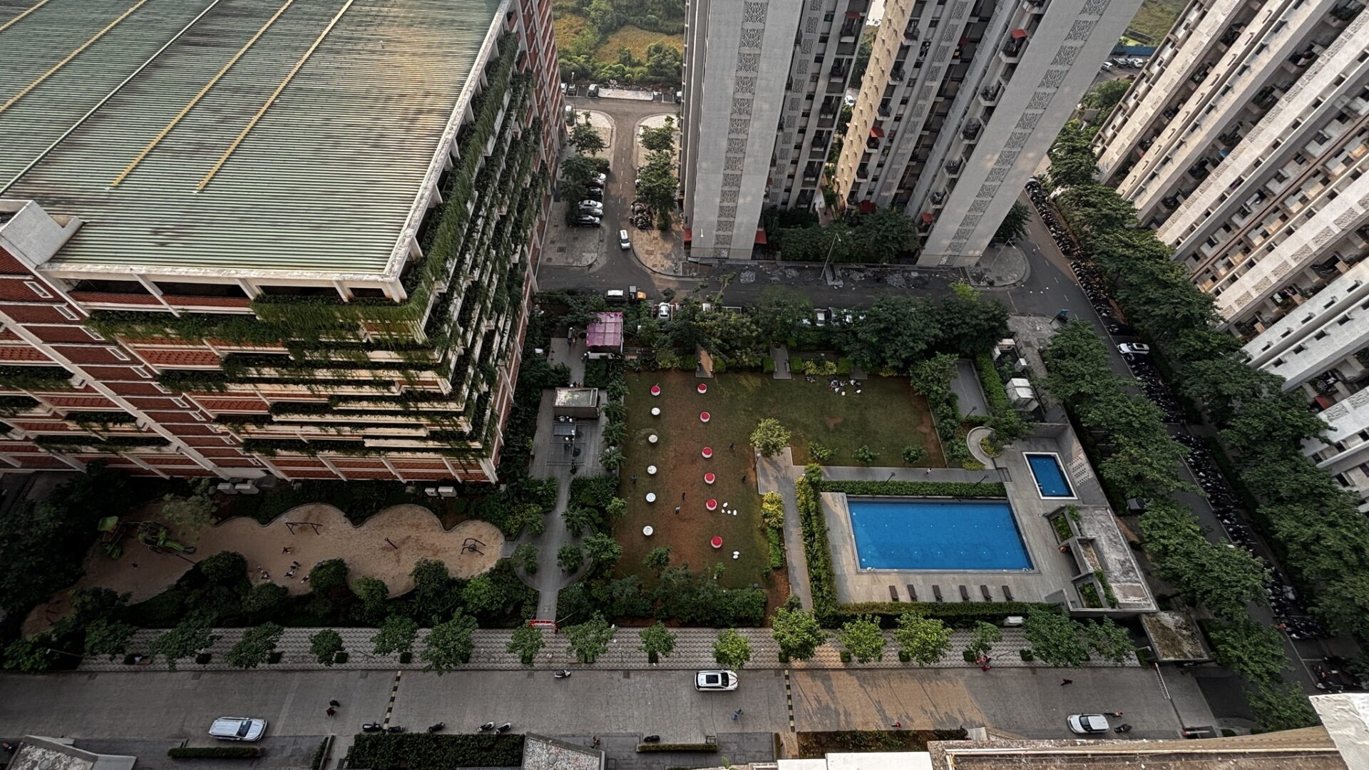 3 Beds and 3 Bath for sale in Mumbai