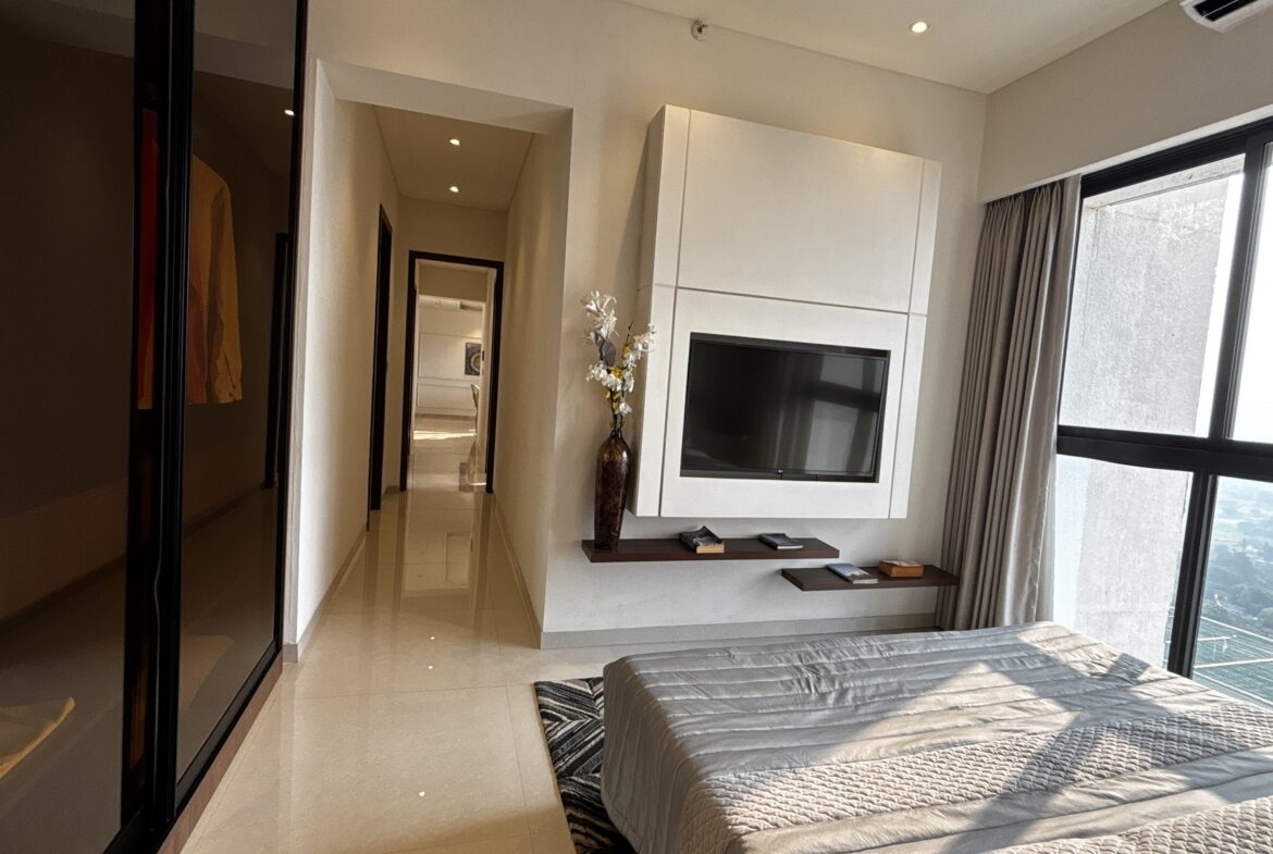 3 Beds and 3 Bath for sale in Mumbai