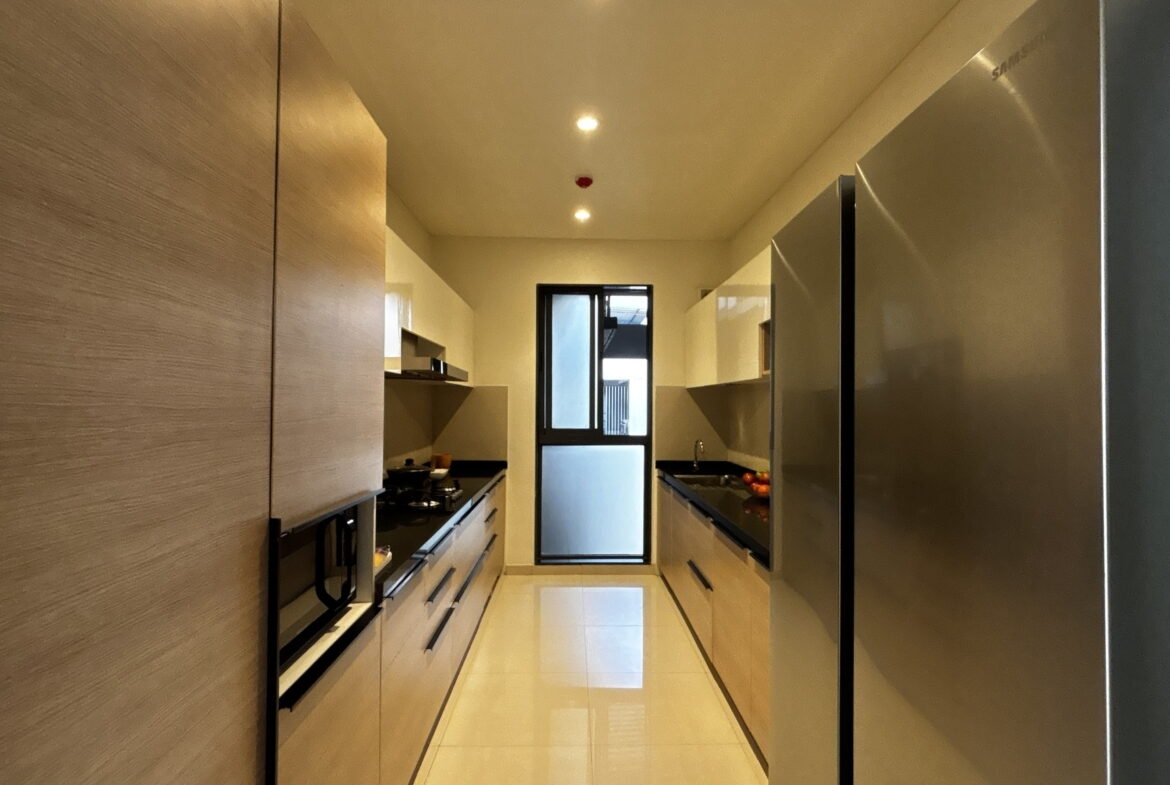 3 Beds and 3 Bath for sale in Mumbai