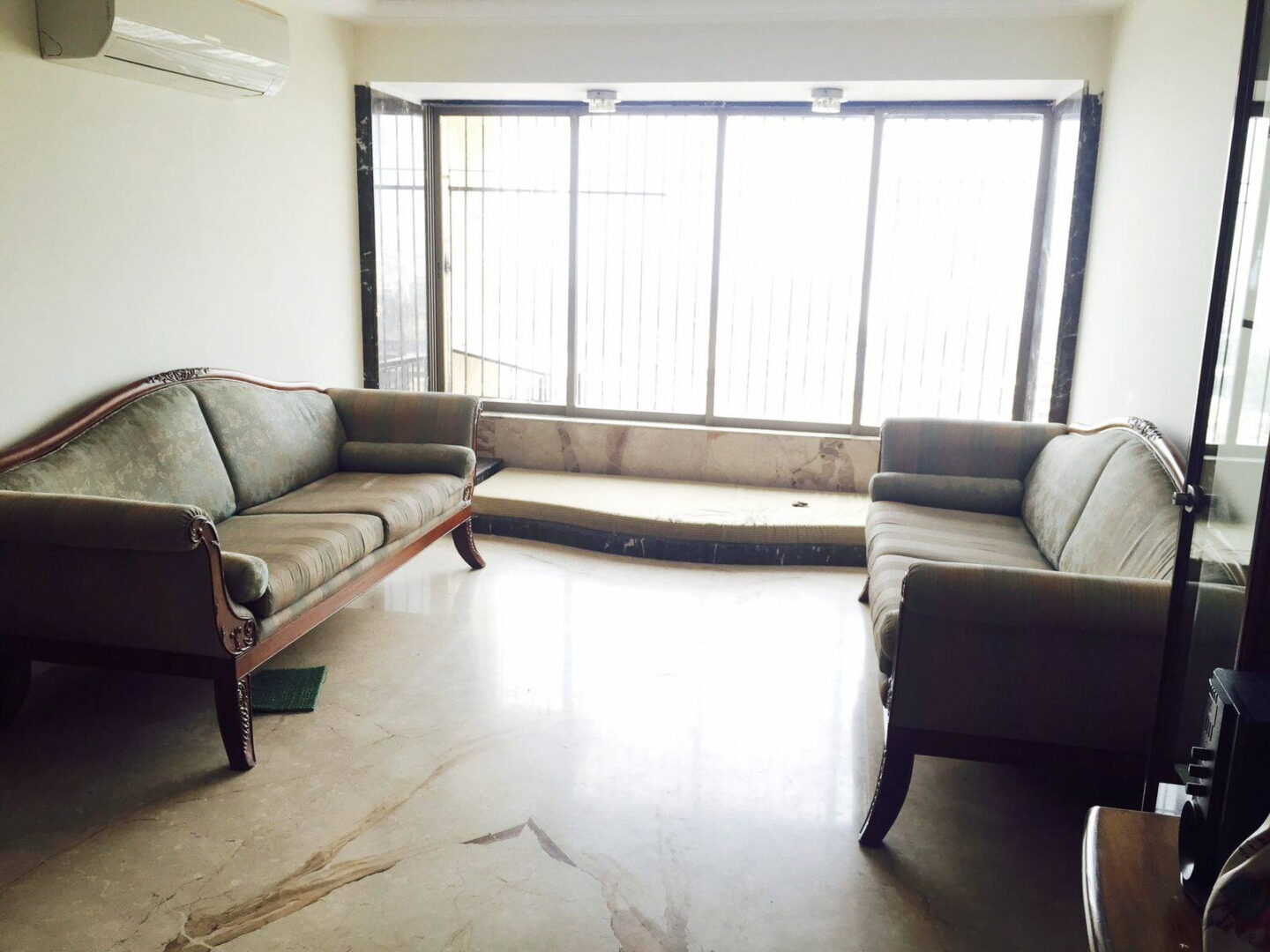 486650688_1817409412387568_4186947348834618834_n 2 Beds and 2 bath for Sale in Mumbai