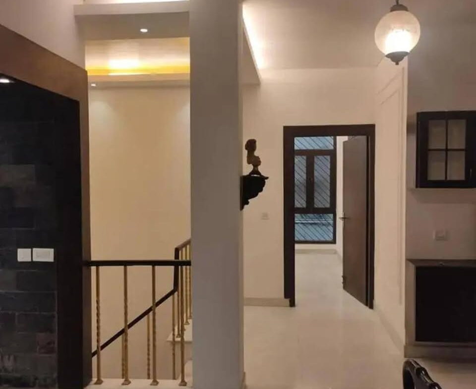 4 beds and 4 baths for rent in Delhi