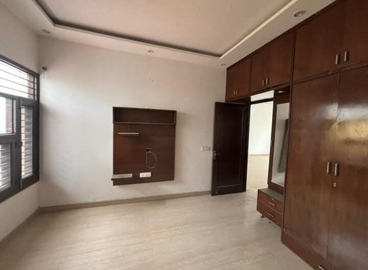 4 Beds And 4 Baths For Sale In Mohali.
