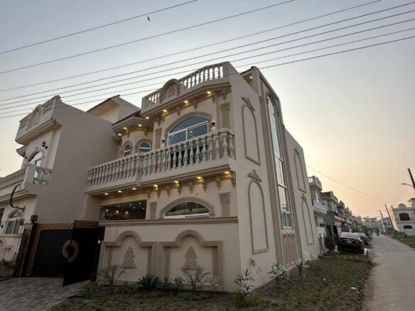 3 Beds 4 Baths house for sale in Ludhiana