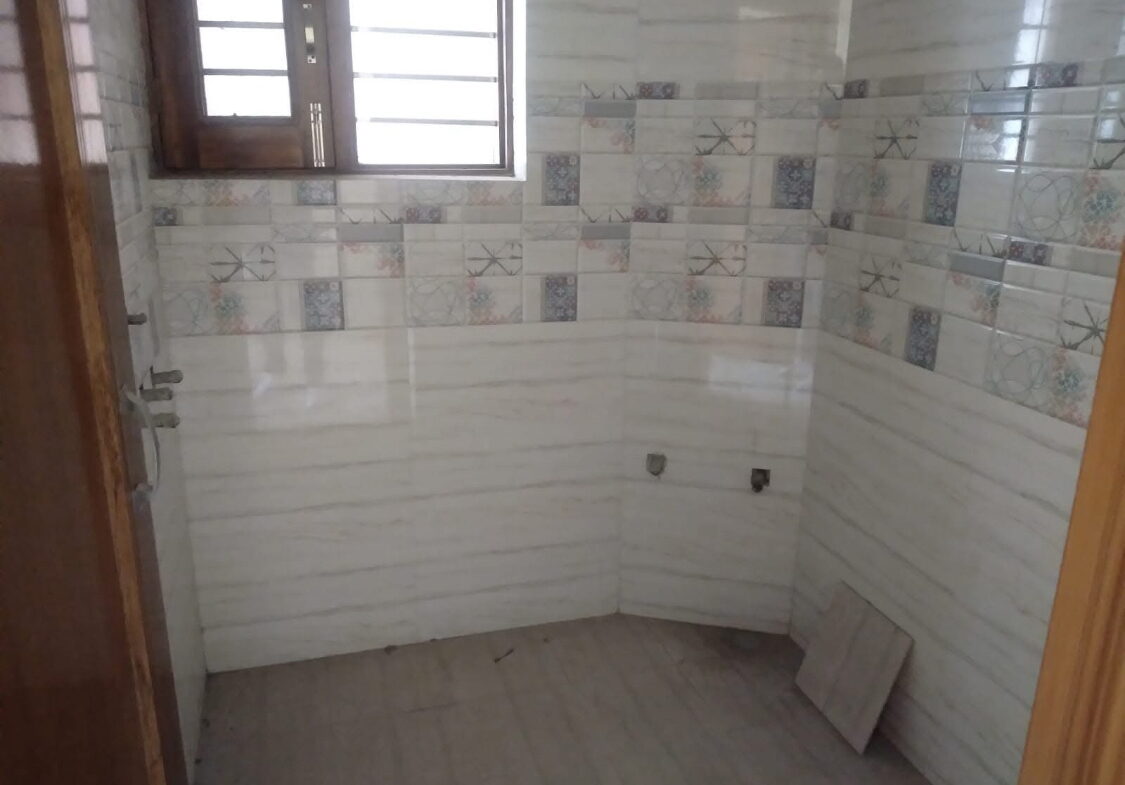 5 Beds 5 Baths house for sale in Punjab
