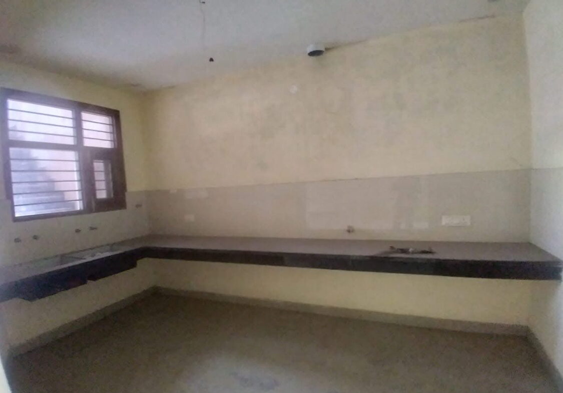 5 Beds 5 Baths house for sale in Punjab